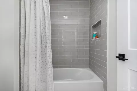 Bath - 6607 Ledge St, Cincinnati, OH 45227 photo 15 of 16