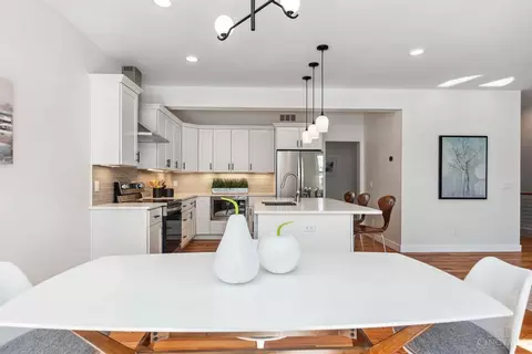 Dining - 6607 Ledge St, Cincinnati, OH 45227 photo 2 of 4