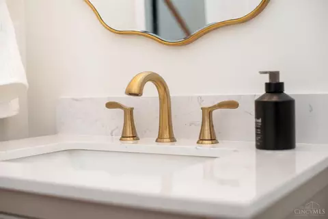 Bath - 6607 Ledge St, Cincinnati, OH 45227 photo 4 of 16