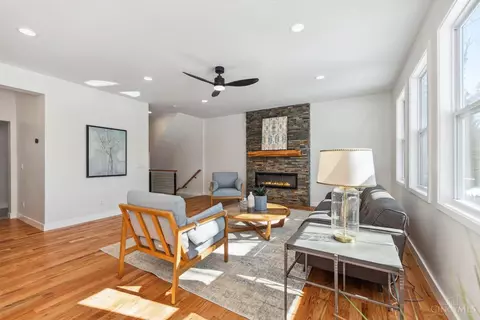 Living - 6607 Ledge St, Cincinnati, OH 45227 photo 2 of 5