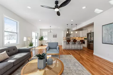 Living - 6607 Ledge St, Cincinnati, OH 45227 photo 5 of 5