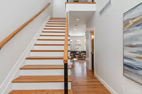 Entry Way - 6607 Ledge St, Cincinnati, OH 45227 photo 1 of 6