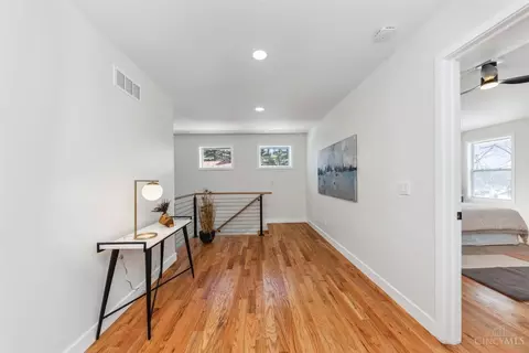 Entry Way - 6607 Ledge St, Cincinnati, OH 45227 photo 4 of 6