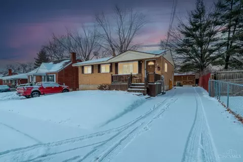 9193 Neil Dr, Cincinnati, OH 45231