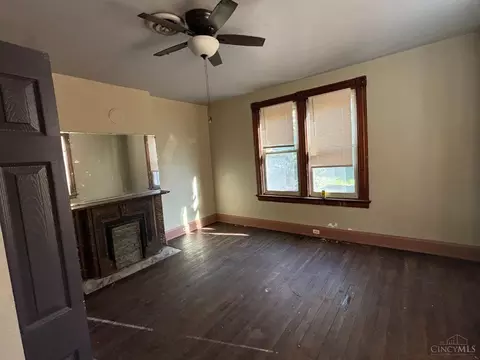 Living - 641 Steiner Ave, Cincinnati, OH 45204 photo 5 of 5