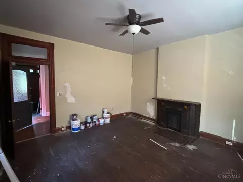Living - 641 Steiner Ave, Cincinnati, OH 45204 photo 2 of 5