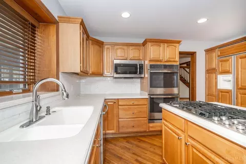 Kitchen - 22 Heritage Ct, Blue Ash, OH 45241 photo 1 of 6