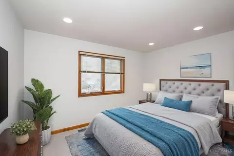 Bedroom - 22 Heritage Ct, Blue Ash, OH 45241 photo 1 of 8