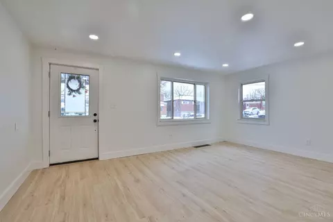 3328 Ninann Ct, Cincinnati, OH 45211 photo 5