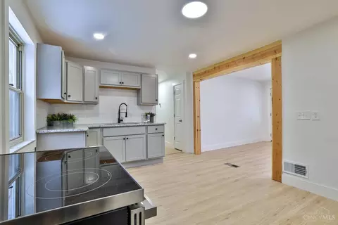3328 Ninann Ct, Cincinnati, OH 45211 photo 11