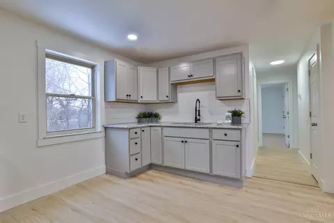 3328 Ninann Ct, Cincinnati, OH 45211 photo 10
