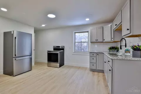3328 Ninann Ct, Cincinnati, OH 45211 photo 9