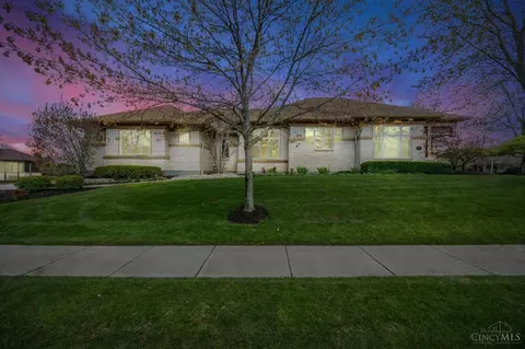 Exterior - 900 Turning Point Ln, Hamilton Township, OH 45039 photo 2 of 8