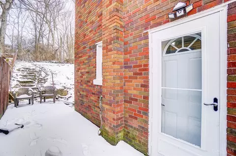 Exterior - 460 Elberon Ave, Cincinnati, OH 45205 photo 3 of 7