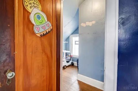 Entry Way - 460 Elberon Ave, Cincinnati, OH 45205 photo 3 of 3