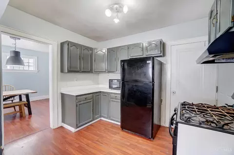 Kitchen - 460 Elberon Ave, Cincinnati, OH 45205 photo 1 of 5
