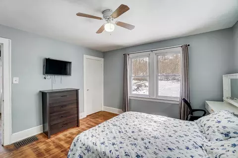 Bedroom - 460 Elberon Ave, Cincinnati, OH 45205 photo 2 of 5