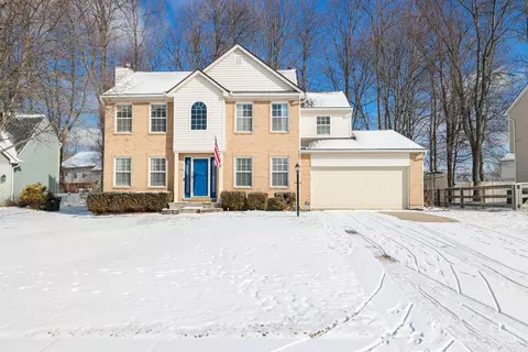 4477 Bent Creek Dr, Cincinnati, OH 45244