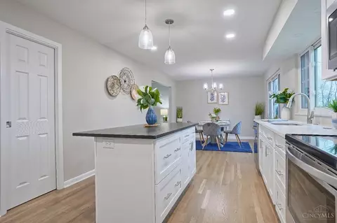 Kitchen - 2577 Cranbrook Dr, Cincinnati, OH 45231 photo 4 of 4