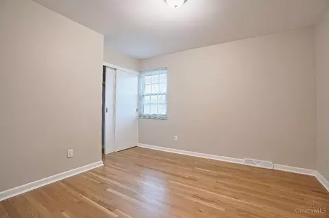 Bedroom - 2577 Cranbrook Dr, Cincinnati, OH 45231 photo 7 of 8