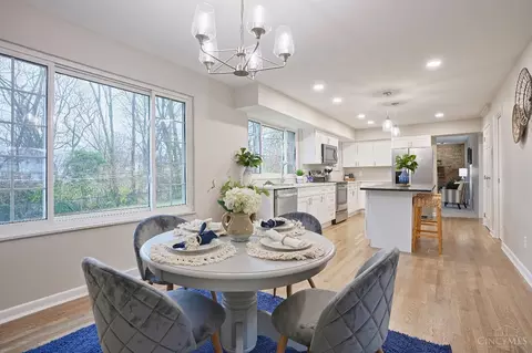 Dining - 2577 Cranbrook Dr, Cincinnati, OH 45231 photo 2 of 2