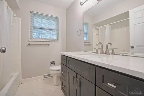 Bath - 2577 Cranbrook Dr, Cincinnati, OH 45231 photo 5 of 5