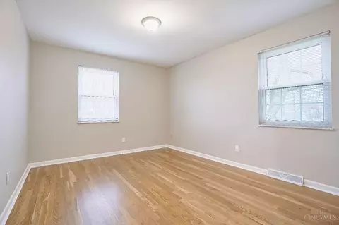 Bedroom - 2577 Cranbrook Dr, Cincinnati, OH 45231 photo 3 of 8