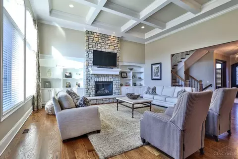 Living - 7963 Kugler Mill Rd, Cincinnati, OH 45243 photo 3 of 4