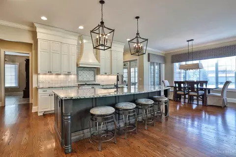 Kitchen - 7963 Kugler Mill Rd, Cincinnati, OH 45243 photo 2 of 8