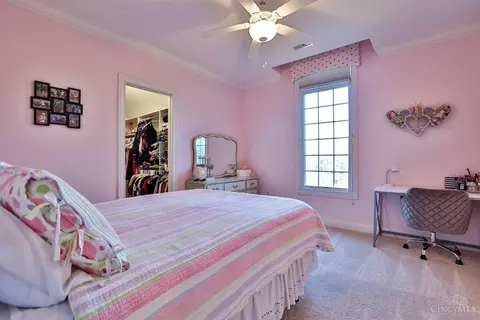 Bedroom - 7963 Kugler Mill Rd, Cincinnati, OH 45243 photo 5 of 8