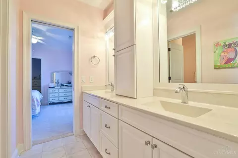 Bath - 7963 Kugler Mill Rd, Cincinnati, OH 45243 photo 5 of 8