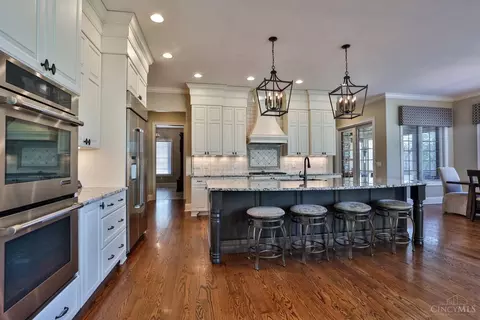 Kitchen - 7963 Kugler Mill Rd, Cincinnati, OH 45243 photo 4 of 8