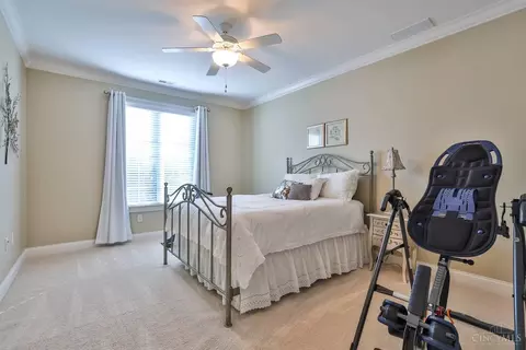 Bedroom - 7963 Kugler Mill Rd, Cincinnati, OH 45243 photo 3 of 8