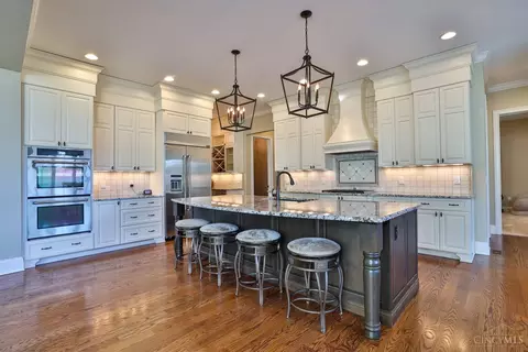 Kitchen - 7963 Kugler Mill Rd, Cincinnati, OH 45243 photo 1 of 8