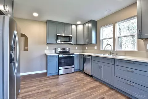 8216 Forest Rd, Cincinnati, OH 45255 photo 9