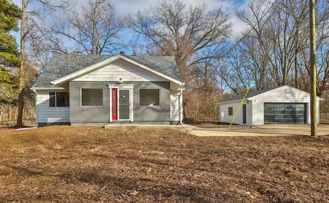 8216 Forest Rd, Cincinnati, OH 45255 photo 2