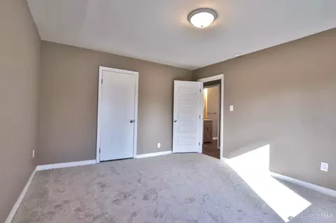 8216 Forest Rd, Cincinnati, OH 45255 photo 17