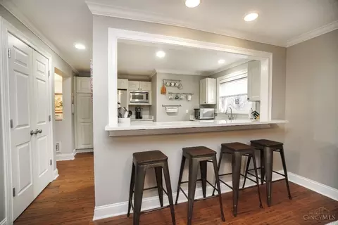 3670 Ashworth Dr, Cincinnati, OH 45208 photo 9