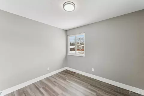 Bedroom - 1675 Newbrook Dr, Cincinnati, OH 45231 photo 5 of 10