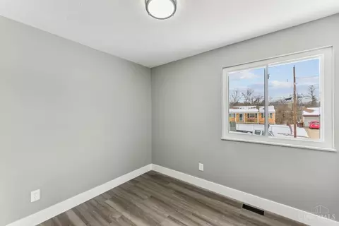 Bedroom - 1675 Newbrook Dr, Cincinnati, OH 45231 photo 6 of 10