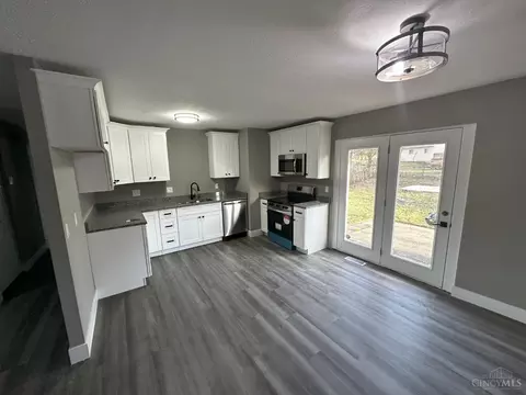 Kitchen - 1675 Newbrook Dr, Cincinnati, OH 45231 photo 3 of 4