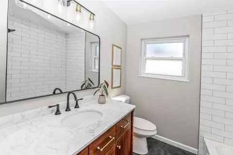 Bath - 1209 Dean Ct, Cincinnati, OH 45230 photo 3 of 6