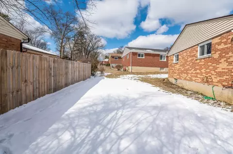 Exterior - 1209 Dean Ct, Cincinnati, OH 45230 photo 3 of 5