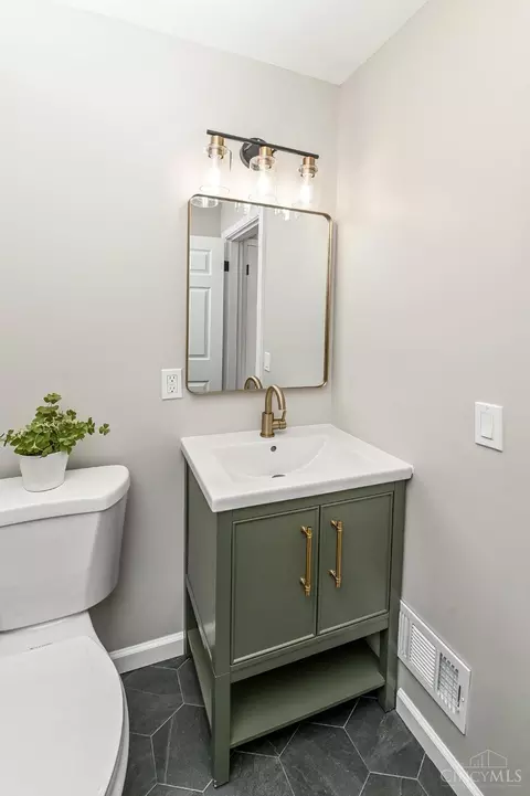Bath - 1209 Dean Ct, Cincinnati, OH 45230 photo 2 of 6