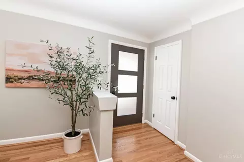 Entry Way - 1209 Dean Ct, Cincinnati, OH 45230 photo 1 of 3