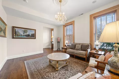 Living - 1828 Republic St, Cincinnati, OH 45202 photo 8 of 9