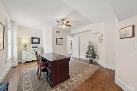 Entry Way - 1828 Republic St, Cincinnati, OH 45202 photo 4 of 5