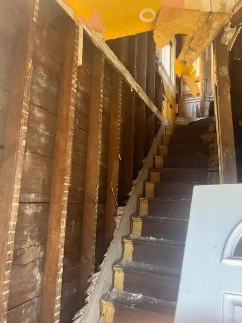 Entry Way - 3546 Dick St, Cincinnati, OH 45220 photo 1 of 4
