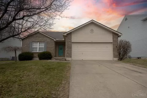 925 Delhi Dr, Trenton, OH 45067