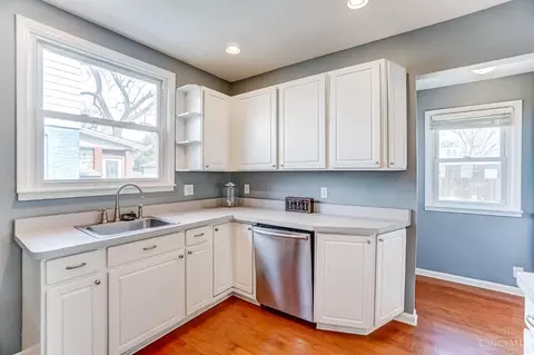 2905 Ruehlmann Pl, Cincinnati, OH 45211 photo 12